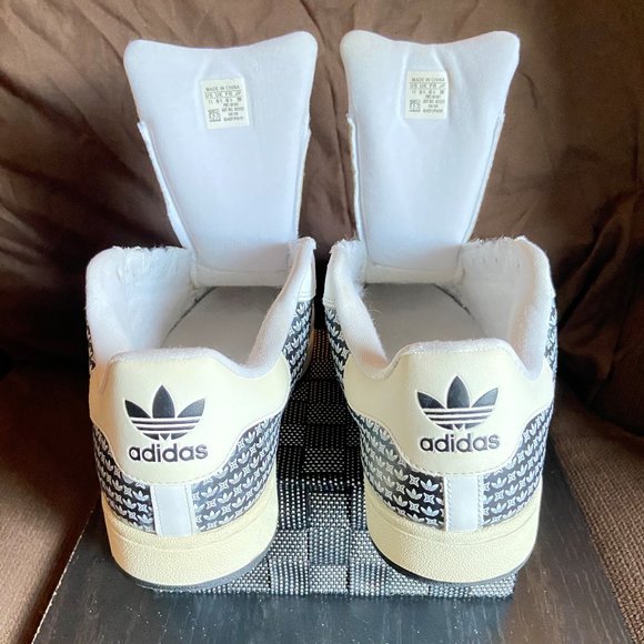 Adidas Superstars (custom) - Picture 2 of 6